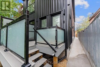 1556 Davenport Rd in Toronto, ON - Building Photo - Building Photo
