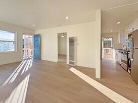 130 W Malvern Ave in Fullerton, CA - Building Photo