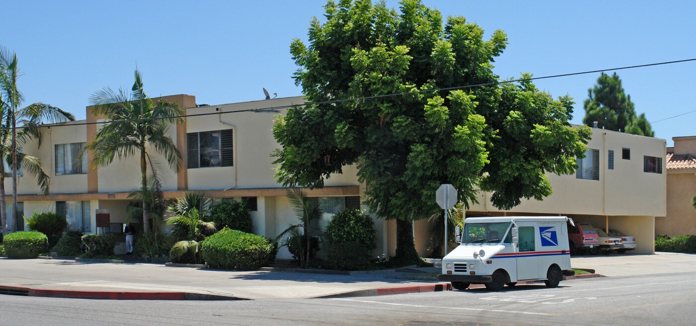 11124 Venice Blvd in Culver City, CA - Building Photo