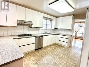 54 Kentland Crescent in Toronto, ON - Building Photo - Building Photo