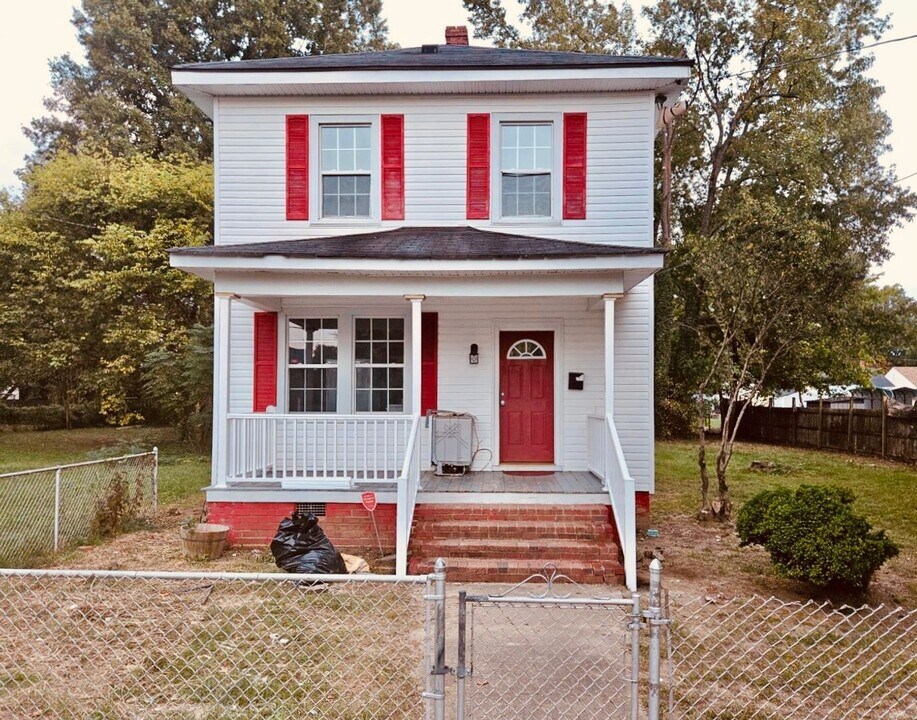 2004 Ingram Ave in Richmond, VA - Building Photo