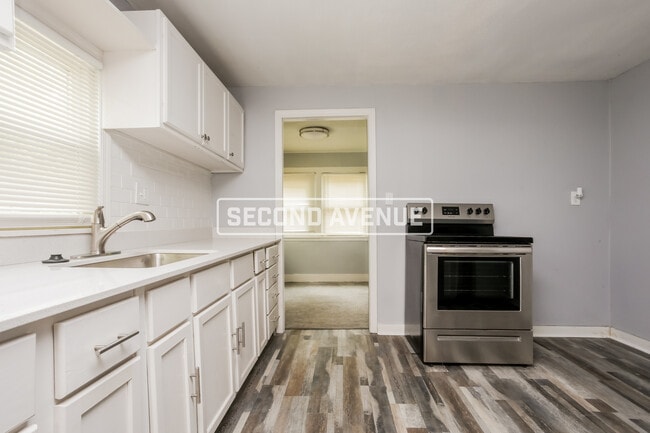 1037 Metropolitan Ave in Kansas City, KS - Building Photo - Building Photo