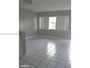 8670 NW 6th Ln in Miami, FL - Building Photo - Building Photo