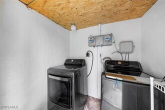 85 7th St in Bonita Springs, FL - Building Photo - Building Photo