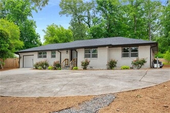 3154 N Druid Hills Rd in Decatur, GA - Building Photo - Building Photo
