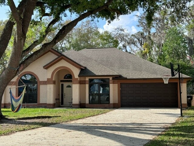 8605 Otter Creek Ct in Orlando, FL - Foto de edificio