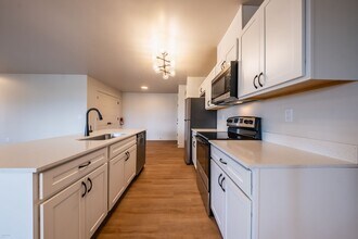 426 Cobalt Dr in Kalispell, MT - Foto de edificio - Building Photo