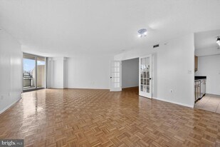 7111 Woodmont Ave in Chevy Chase, MD - Building Photo