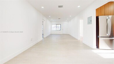355 NE 111th St in Miami, FL - Building Photo - Building Photo