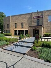 16 Shadowbrook Ln in Milford, MA - Building Photo - Building Photo
