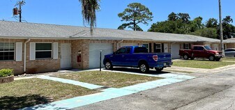 2241 Granada Dr in South Daytona, FL - Building Photo