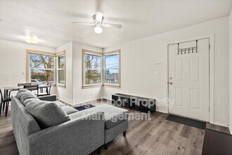 51 S Arizona Ave in Tacoma, WA - Building Photo - Building Photo