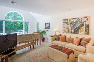 189 Northside Dr in Sag Harbor, NY - Building Photo - Building Photo