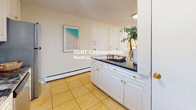 27 Arlington Rd, Unit 5 in Woburn, MA - Foto de edificio - Building Photo