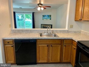 1002 Cambridge Ct in Palmyra, PA - Building Photo - Building Photo