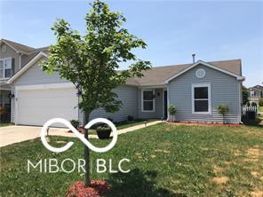 8331 S Evening Dr in Pendleton, IN - Building Photo