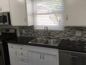 2316 Broadview dr in Glendale, CA - Building Photo - Building Photo