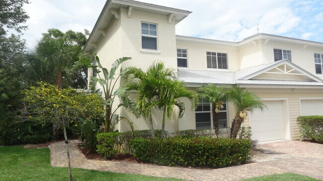 3926 Sabal Way in Fort Pierce, FL - Foto de edificio - Building Photo