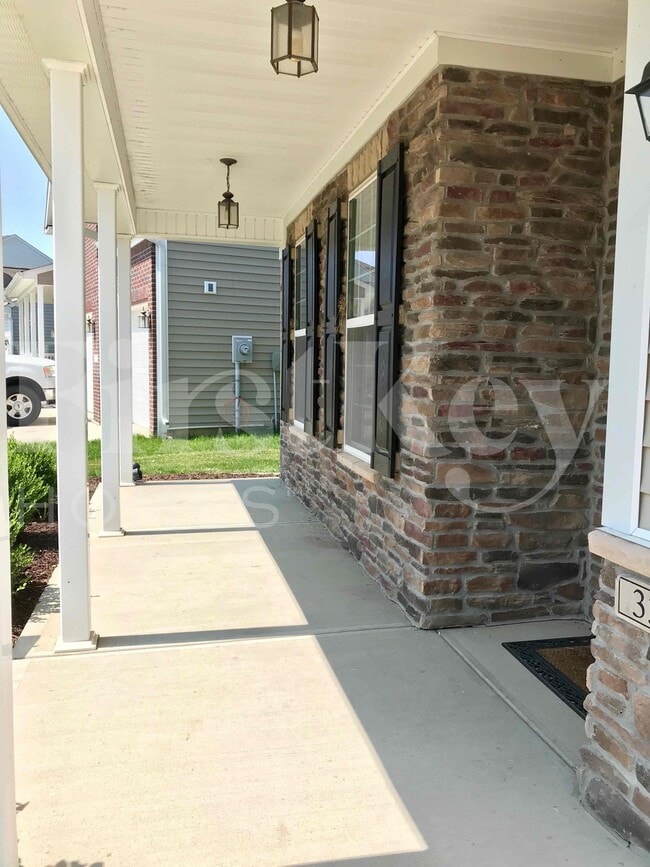 3350 Firethorn Drive in Whitestown, IN - Foto de edificio - Building Photo