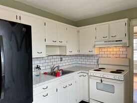 300 W Mount Vernon St, Unit Second Floor in Lansdale, PA - Building Photo