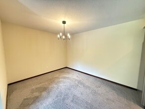 2005 Waterfront Dr N in Columbia, MO - Building Photo - Building Photo