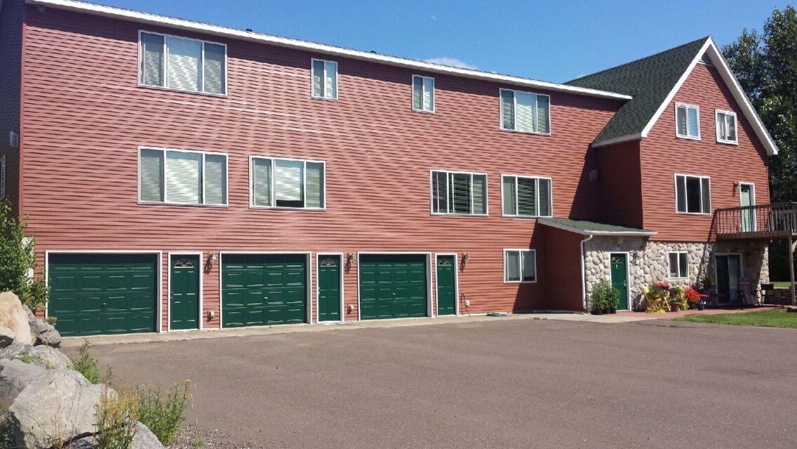 5185 Samuelson Rd in Duluth, MN - Building Photo