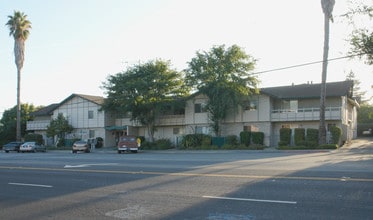 Valley Manor Apartments in San Jose, CA - Building Photo - Building Photo