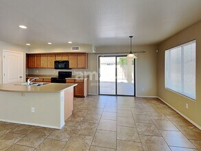 25768 W Ashley Dr in Buckeye, AZ - Building Photo - Building Photo