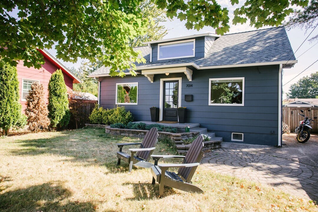 7014 N Greeley Ave in Portland, OR - Building Photo