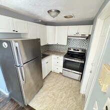 32 Old Foxon Rd in East Haven, CT - Building Photo - Building Photo