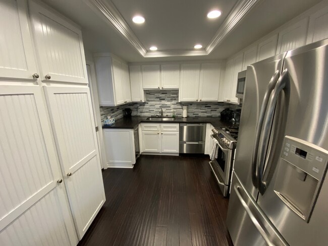 10 Encore Ct in Newport Beach, CA - Building Photo - Building Photo