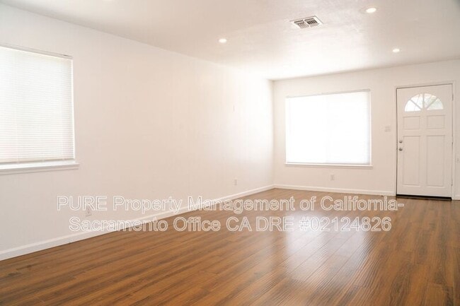 10095 Nebula Way in Sacramento, CA - Building Photo - Building Photo