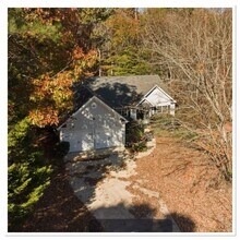 245 London Ln in Hiram, GA - Building Photo - Building Photo