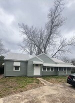 505 E 5th St in West Point, GA - Building Photo