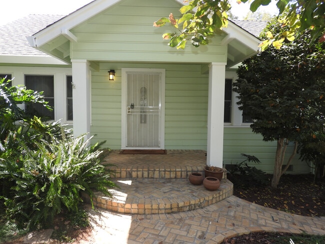 406 Reading St in Folsom, CA - Foto de edificio - Building Photo