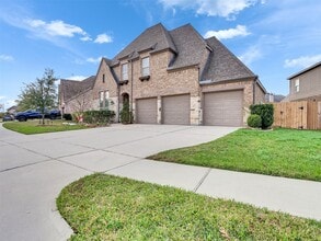 27927 Coulter Dr in Spring, TX - Building Photo - Building Photo