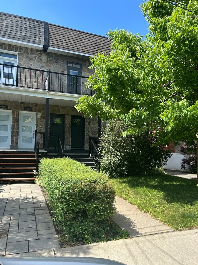 property at 4570 Royal Av