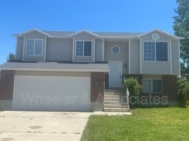 5456 S 4125 W in Roy, UT - Building Photo