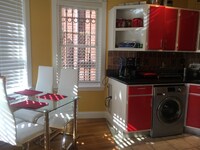 102 Moreland St photo'