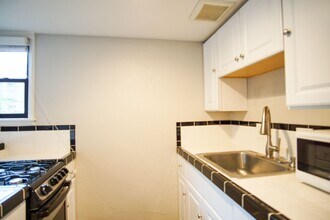 342 NW 22nd Ave in Portland, OR - Foto de edificio - Building Photo