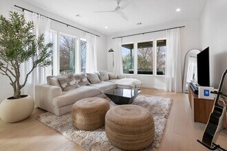 2912 E 13th St in Austin, TX - Building Photo - Building Photo