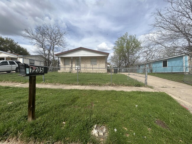 1205 Elyse Dr in Killeen, TX - Foto de edificio - Building Photo