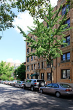 243 13th St in Brooklyn, NY - Foto de edificio - Building Photo