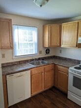 25 Grandview Dr, Unit B in Farmington, CT - Foto de edificio - Building Photo