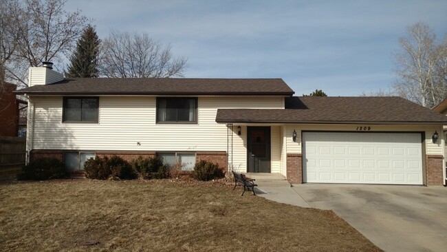 property at 1209 S Del Norte Dr