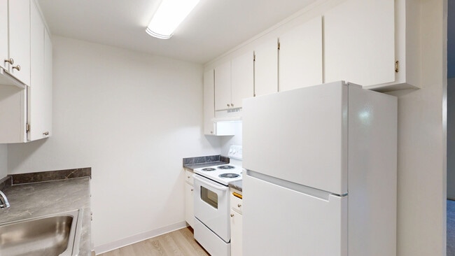 410 Alameda del Prado in Novato, CA - Building Photo - Building Photo