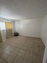 16851 NE 18th Ave in North Miami Beach, FL - Building Photo - Building Photo