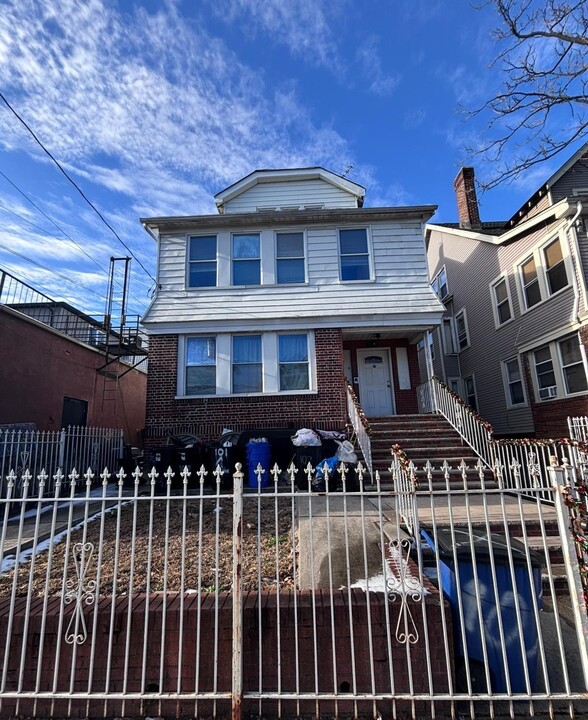 107 Goodwin Ave-Unit -2 in Newark, NJ - Building Photo