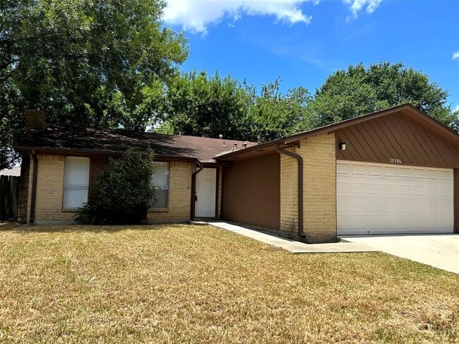 15906 Blueridge Rd in Missouri City, TX - Foto de edificio - Building Photo
