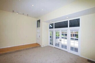 3194 Morning Way in San Diego, CA - Building Photo - Building Photo